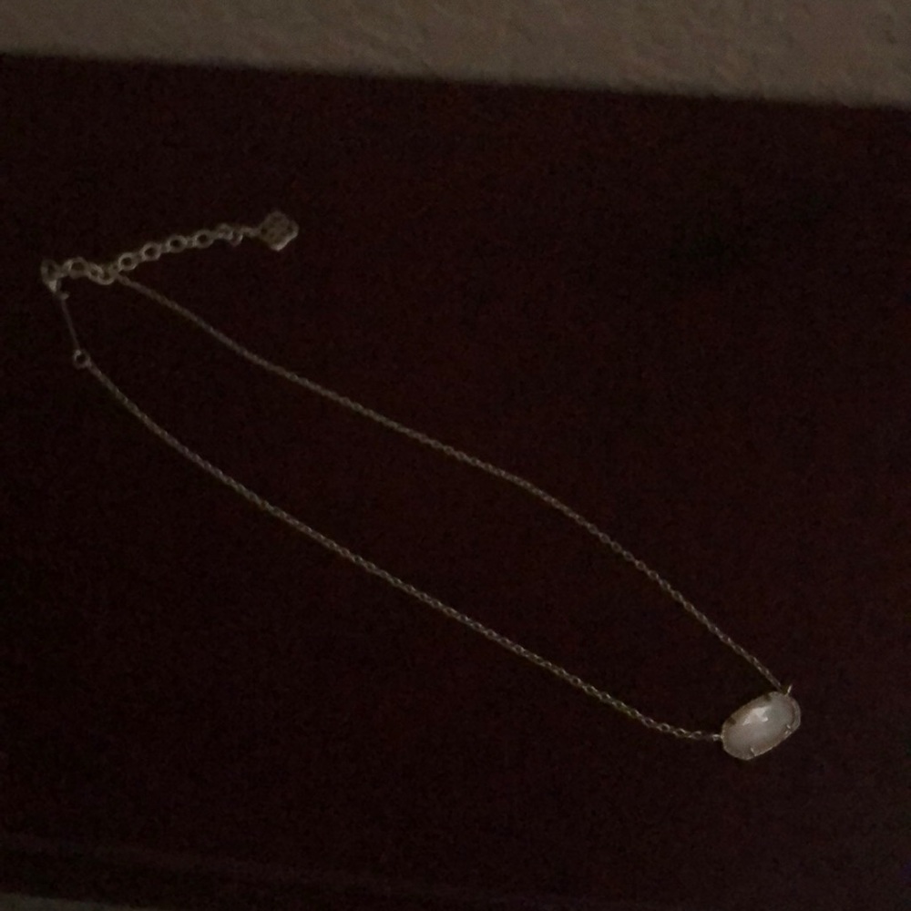 Kendra Scott necklace